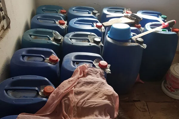 Aydın'da 4 ton sahte içki ele geçirildi