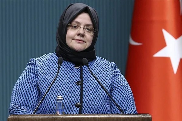 Bakan Zümrüt Selçuk'tan EYT açıklaması