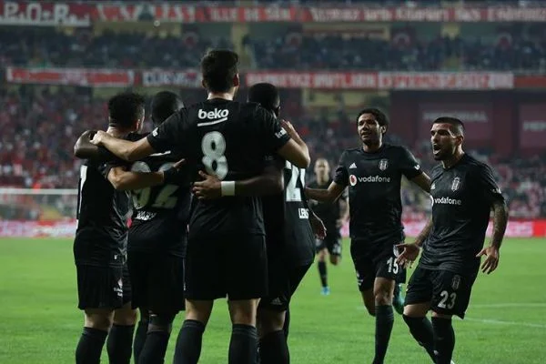Beşiktaş karabulutları dağıttı