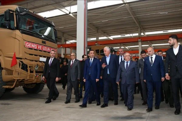 BMC ve Öztreyler 72 tank taşıyıcıyı MSB'ye teslim etti