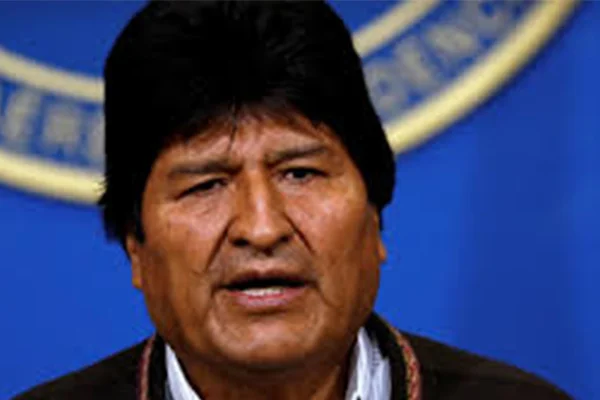 Bolivya'da darbe: Morales istifa etti!