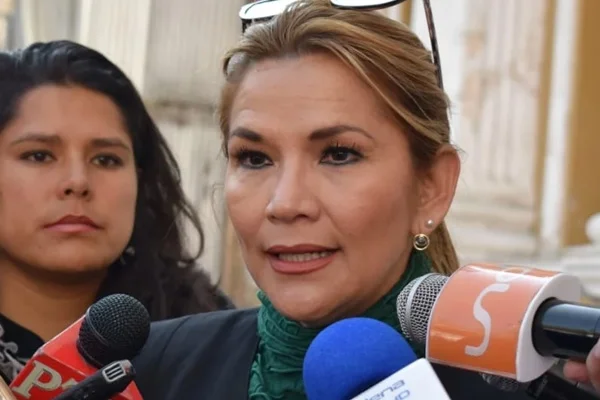 Bolivya'da geçici devlet başkanı Jeanine Anez oldu