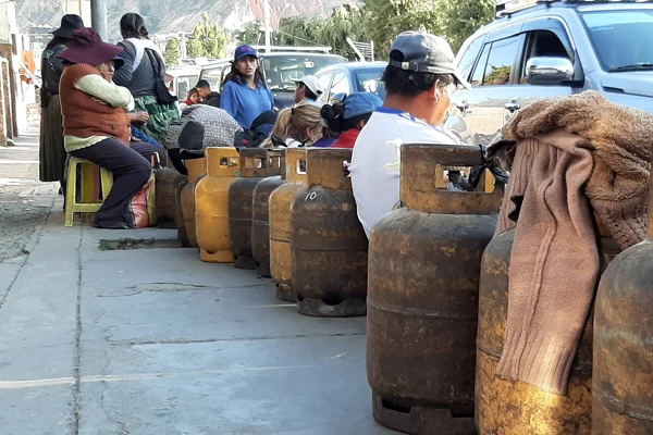 Bolivya'da gıda ve yakıt stokları tükeniyor