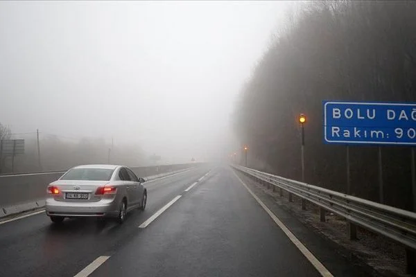 Bolu Dağı'nda sağanak ve yoğun sis etkili oluyor