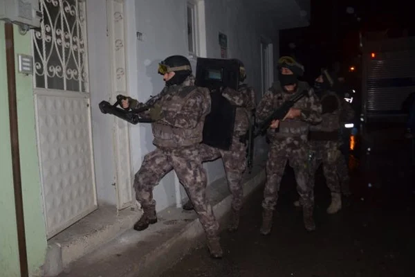 Bursa'da şafak operasyonu: Bin polis katıldı