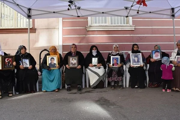 'Çocuklarımızı almadan buradan gitmeyiz'