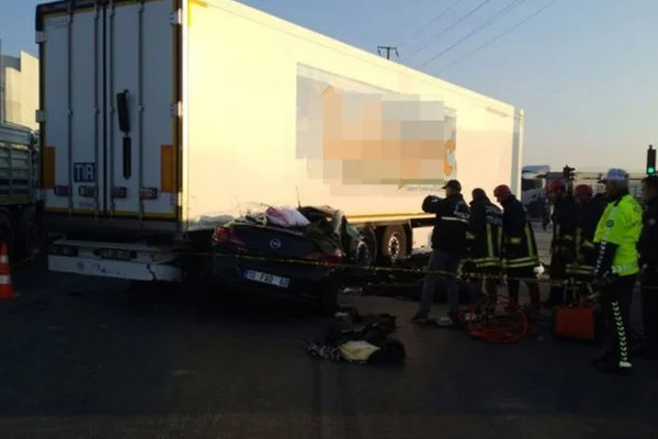 Çorum'da feci kaza: 3 ölü, 1 yaralı