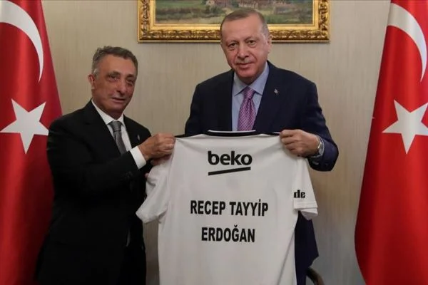 Cumhurbaşkanı Erdoğan, Beşiktaş Kulübü Başkanı Çebi'yi kabul etti