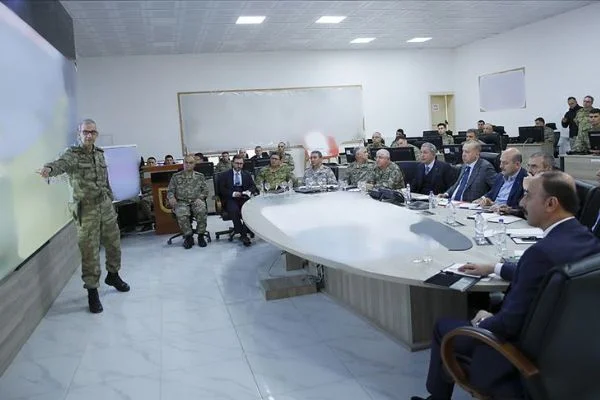 Cumhurbaşkanı Erdoğan'dan Şanlıurfa'daki Harekat Merkezi'ne ziyaret