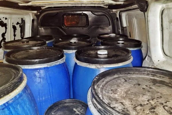 Edirne'de bin 620 litre kaçak içki bulundu