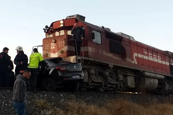 Elazığ'da feci kaza: Ölü ve yaralılar var