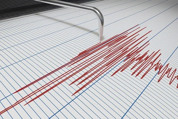 Endonezya'da 5,3 büyüklüğünde deprem