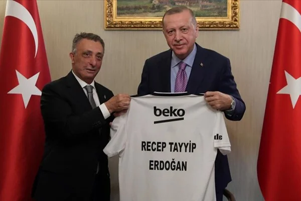 Erdoğan, Beşiktaş Kulübü Başkanı Çebi'yi kabul etti