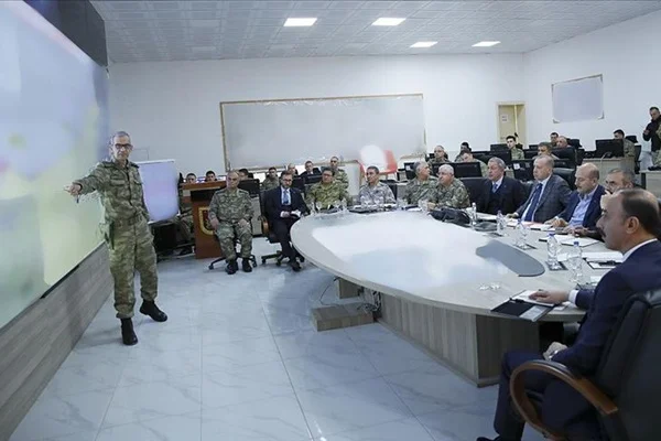 Erdoğan'dan Harekat Merkezi'ne ziyaret