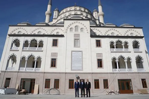 Erdoğan, Ege Üniversitesi'nde cami açılışı yaptı