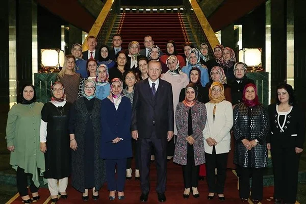 Erdoğan, Hereke Halı Fabrikası çalışanlarını kabul etti