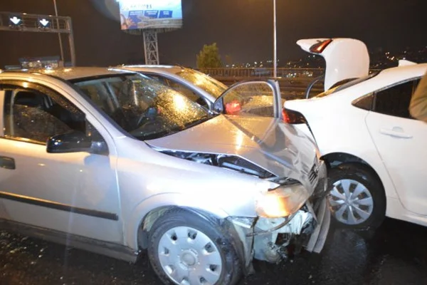 Esenyurt'ta 11 araç birbirine girdi