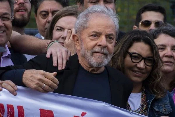 Eski Brezilya Devlet Başkanı Lula Da Silva tahliye edildi