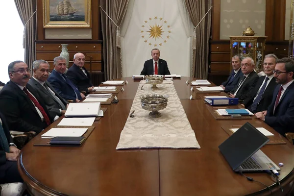 'FETÖ ile mücadeleyi zaafiyete uğratacak davranışlara asla izin verilmeyeceği vurgulandı'