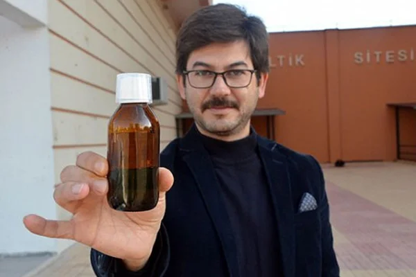 Gargara yapıp arabaya binince ehliyetinden oldu