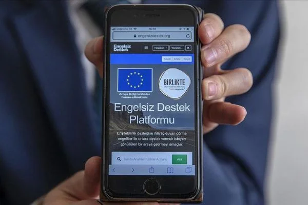 Görme engellilerin hayatı mobil uygulamayla kolaylaşacak
