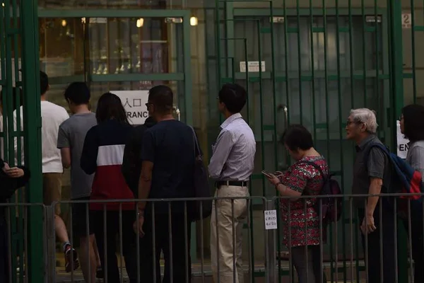 Hong Kong'da halk sandık başında