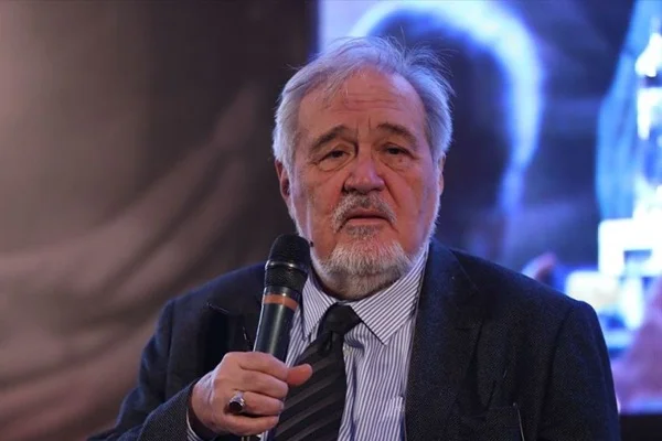 İlber Ortaylı: Osmanlı Arşivi geri dönmeli