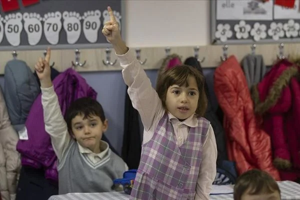 İlk ara tatilin ardından öğrenciler ders başı yaptı