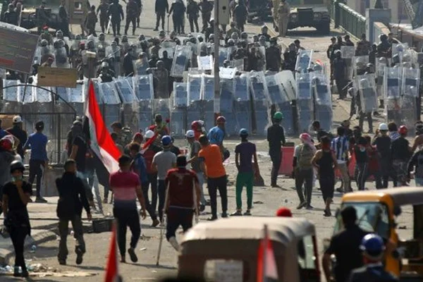 Irak'ta gerginlik sürüyor: Göstericiler limana giden yolları kapattı