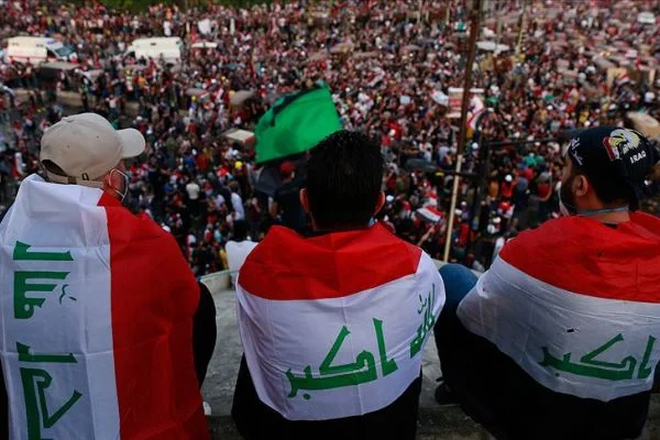 Irak'ta göstericiler sivil itaatsizlik eylemi başlattı