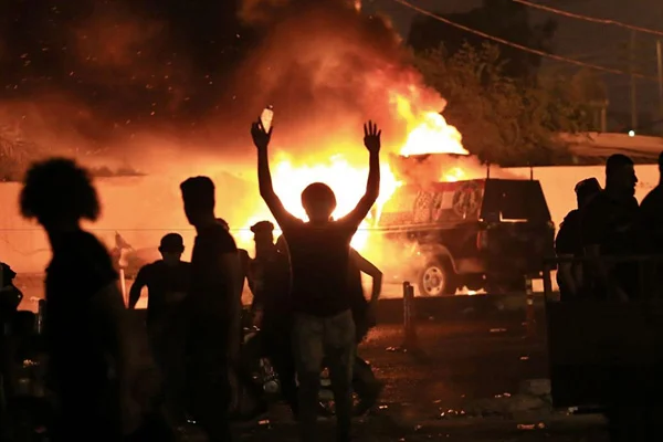 'Irak ve Lübnan protestoları İran'ın nüfuzunu tehdit ediyor'