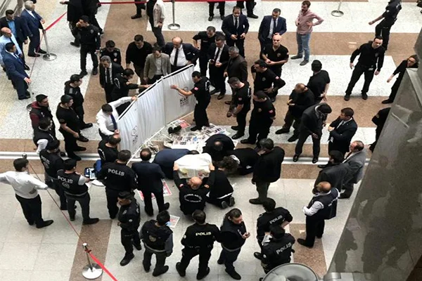 İstanbul Adalet Sarayı'nda şok intihar!