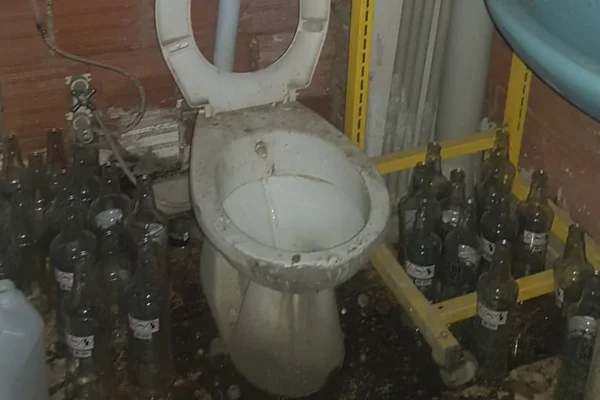İzmir'de sahte içki operasyonu