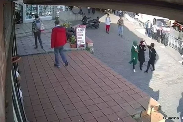 Karaköy'de başörtülü genç kıza saldırıdan kadın için tutuklama talebi