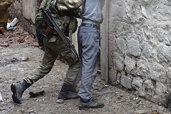 Kuzey Irak'ta biri gri kategorideki 4 terörist teslim oldu