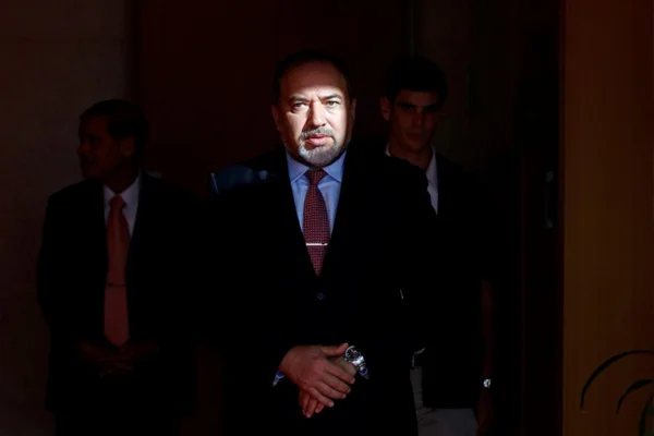 Lieberman: Netanyahu'ya dokunulmazlık sağlanmasına karşı çıkacağız