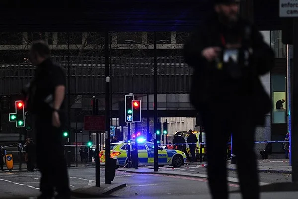 Londra'daki bıçaklı saldırıda 2 kişi öldü, 3 kişi yaralandı