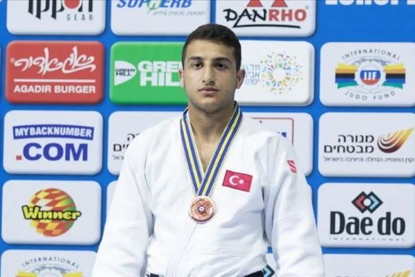 Milli judocu Bilal Çiloğlu zirveyi bırakmıyor