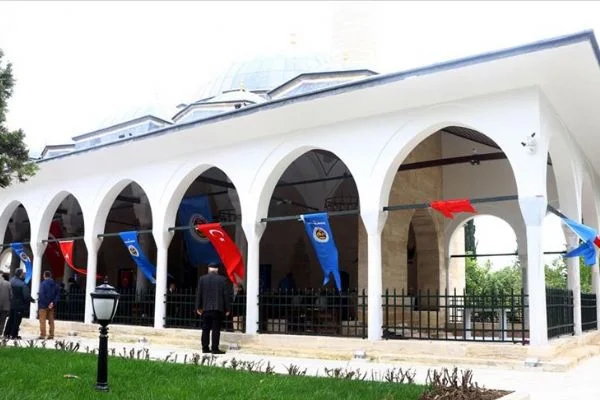 Mimar Sinan'ın eseri Rüstem Paşa camisi ibadete açıldı