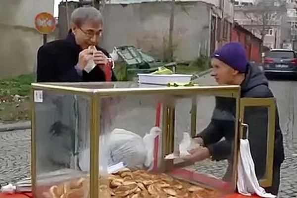 Nobel ödüllü Orhan Pamuk'un, simitçiye hitabı, 'olay' oldu!