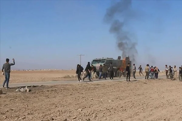 PKK/YPG yandaşları Rus askeri aracına saldırdı
