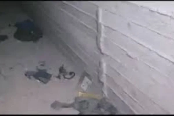 PKK/YPG'ye ait karargâh olarak kullanıldığı değerlendirilen binanın içine açılan tünel tespit edildi