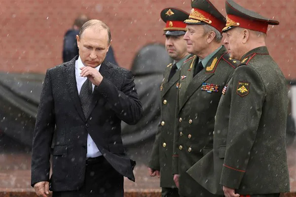 Putin'den büyük temizlik! 11 generali görevden aldı