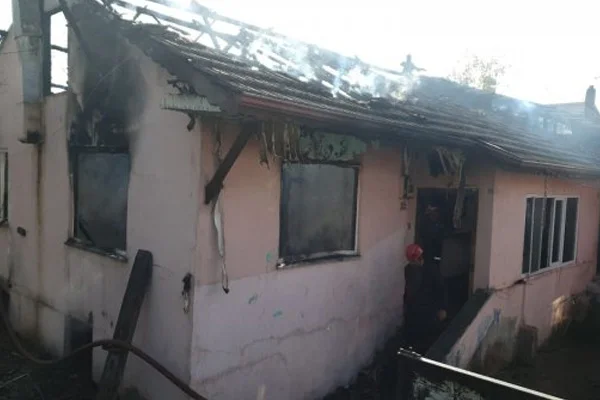 Sakarya'da yangın: 2 çocuk hayatını kaybetti