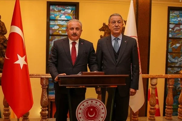 Şentop'tan Milli Savunma Bakanı Akar'a ziyaret