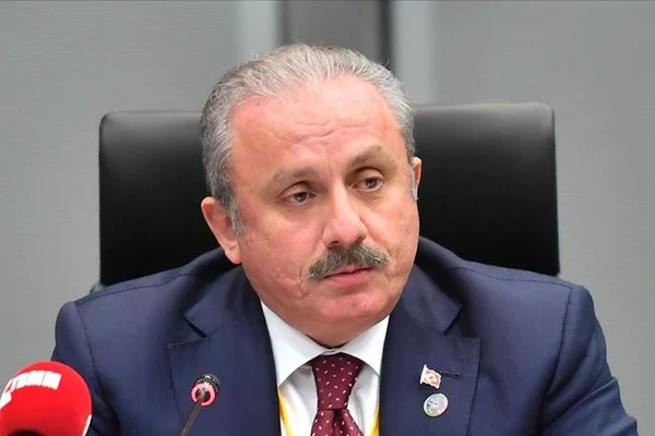 Şentop'tan saldırıya uğrayan başörtülü kızlara geçmiş olsun mesajı