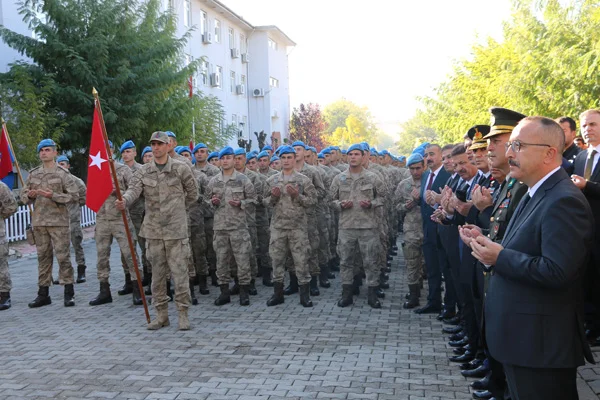 Siirt'te helikopter kazasında şehit olan 17 asker anıldı