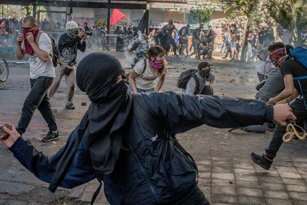 Şili'deki gösteriler durulmuyor: Binlerce kişi yine sokaklarda