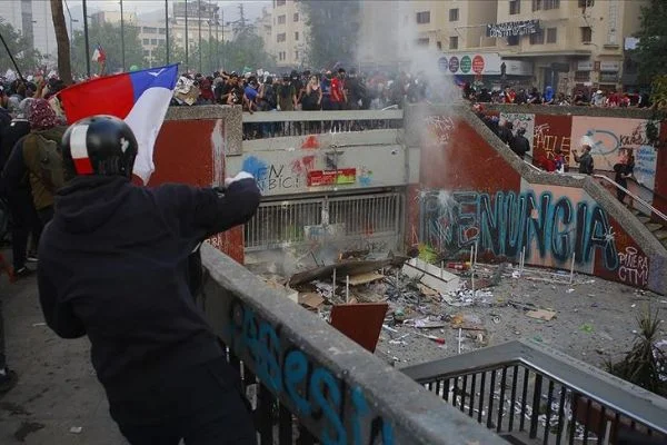 Şili'deki hükümet karşıtı protestolar 18. gündür devam ediyor
