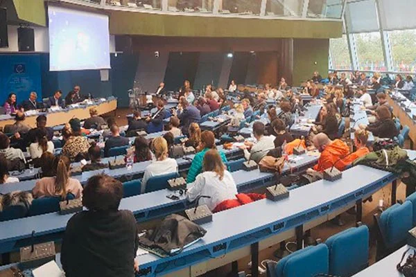 Türk Büyükelçi salonu terk etti; Avrupa Konseyi'nde Firari Can Dündar skandalı!